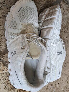 GENUINE On Cloud SWISS ENGINEERING SIZE W9 WOMEN'S RUNNING SHOES